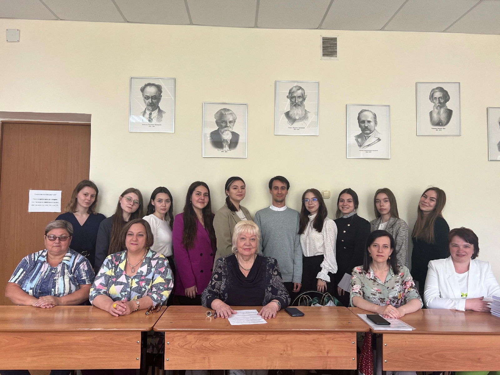 Поздравляем студентов пятого курса с защитой выпускных квалификационных работ!